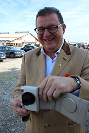 Spaten-Löwenbräu Geschäftsfürher Bernhard Klier j´hielt alles für die Mitarbeiter mit seiner neuen Leica fest (©Foto: Martin Schmitz)
